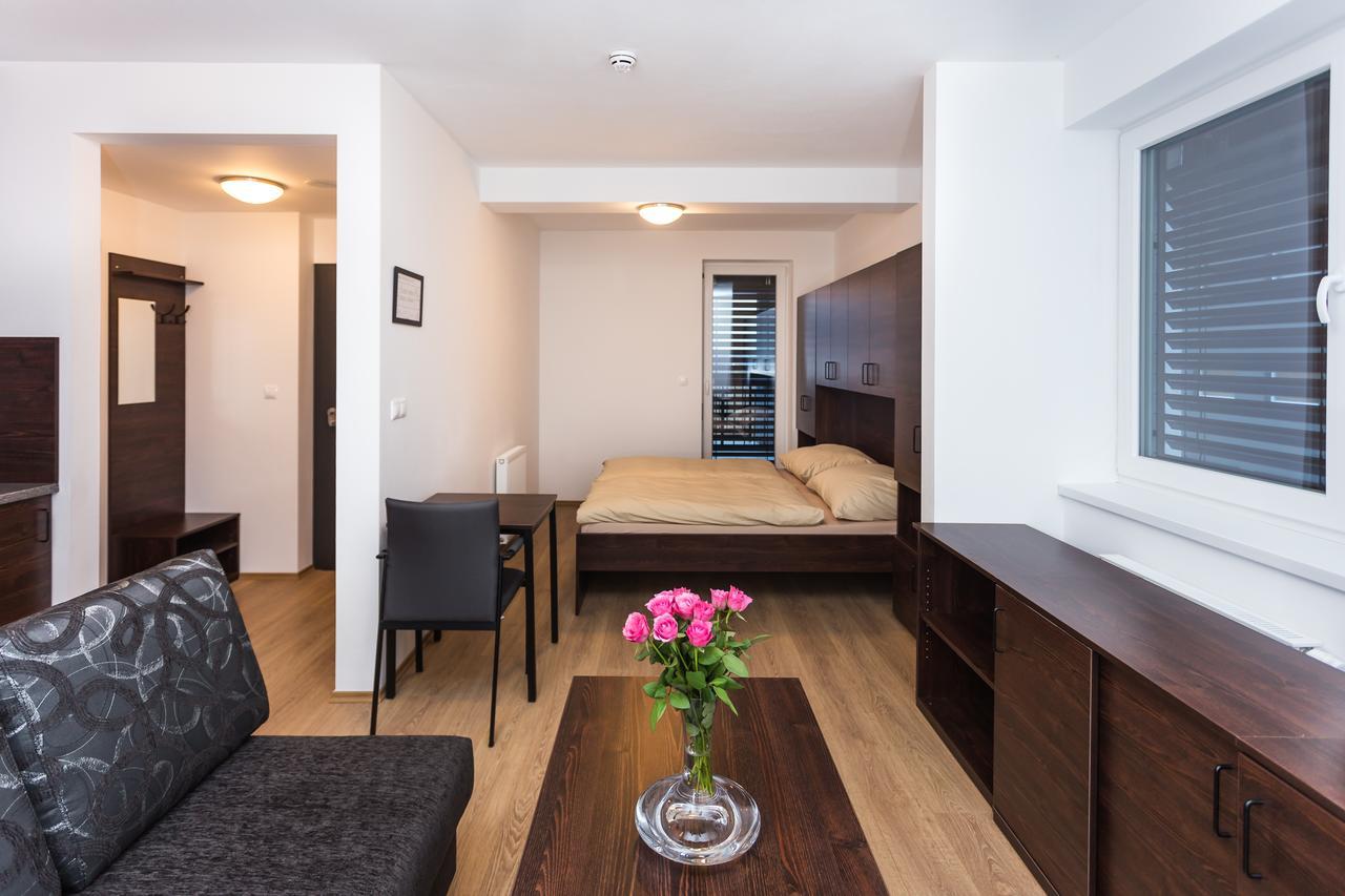 Barok Hotel And Apartments براتسيلافا المظهر الخارجي الصورة