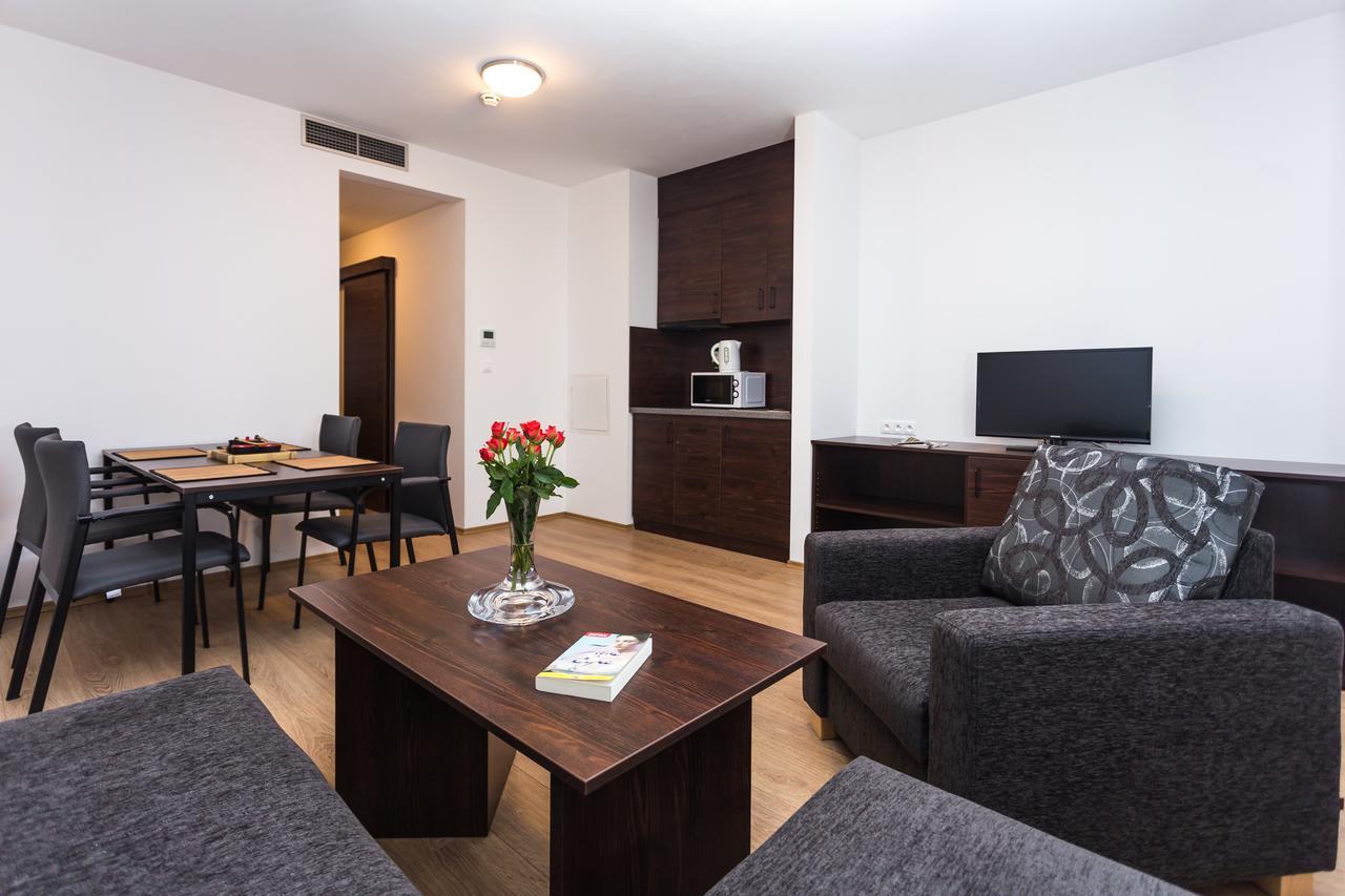 Barok Hotel And Apartments براتسيلافا المظهر الخارجي الصورة