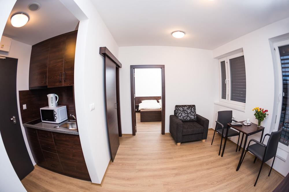 Barok Hotel And Apartments براتسيلافا المظهر الخارجي الصورة