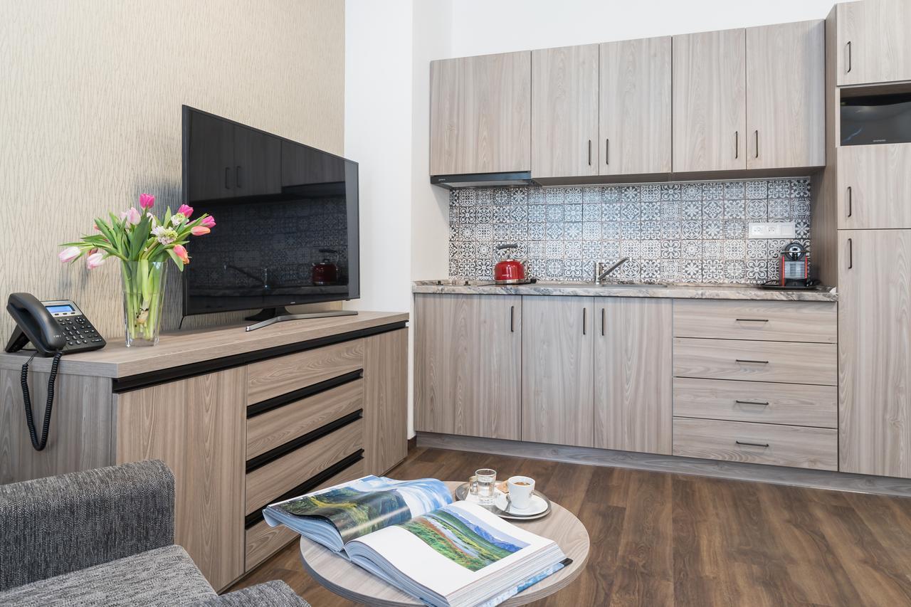 Barok Hotel And Apartments براتسيلافا المظهر الخارجي الصورة