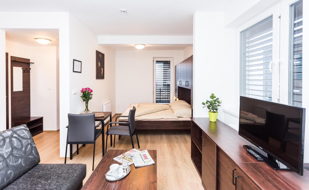 Barok Hotel And Apartments براتسيلافا المظهر الخارجي الصورة